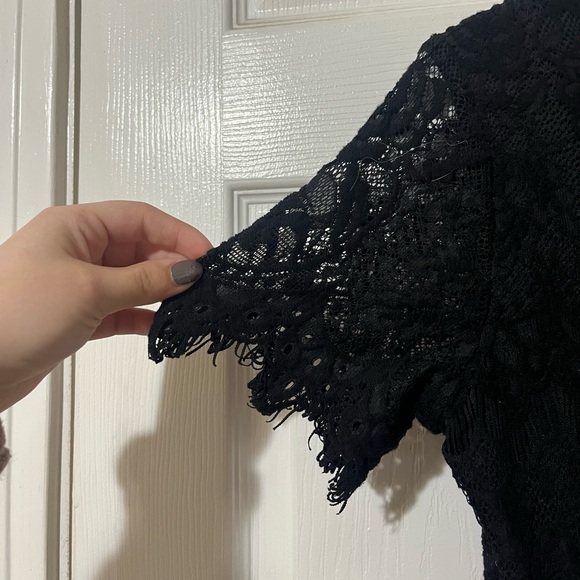 Elegant Black Lace Dress - Picture 2 of 2